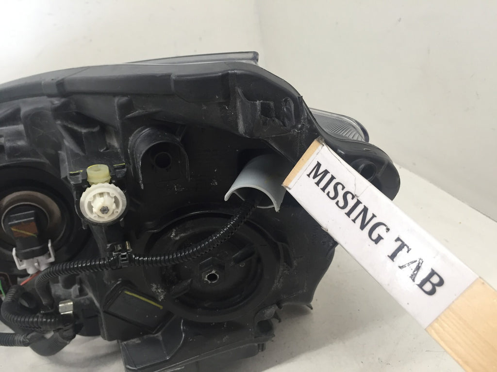 Headlight Damaged Halogen Passenger RH Nissan Sentra 16-2018 26010-3YU0A OEM