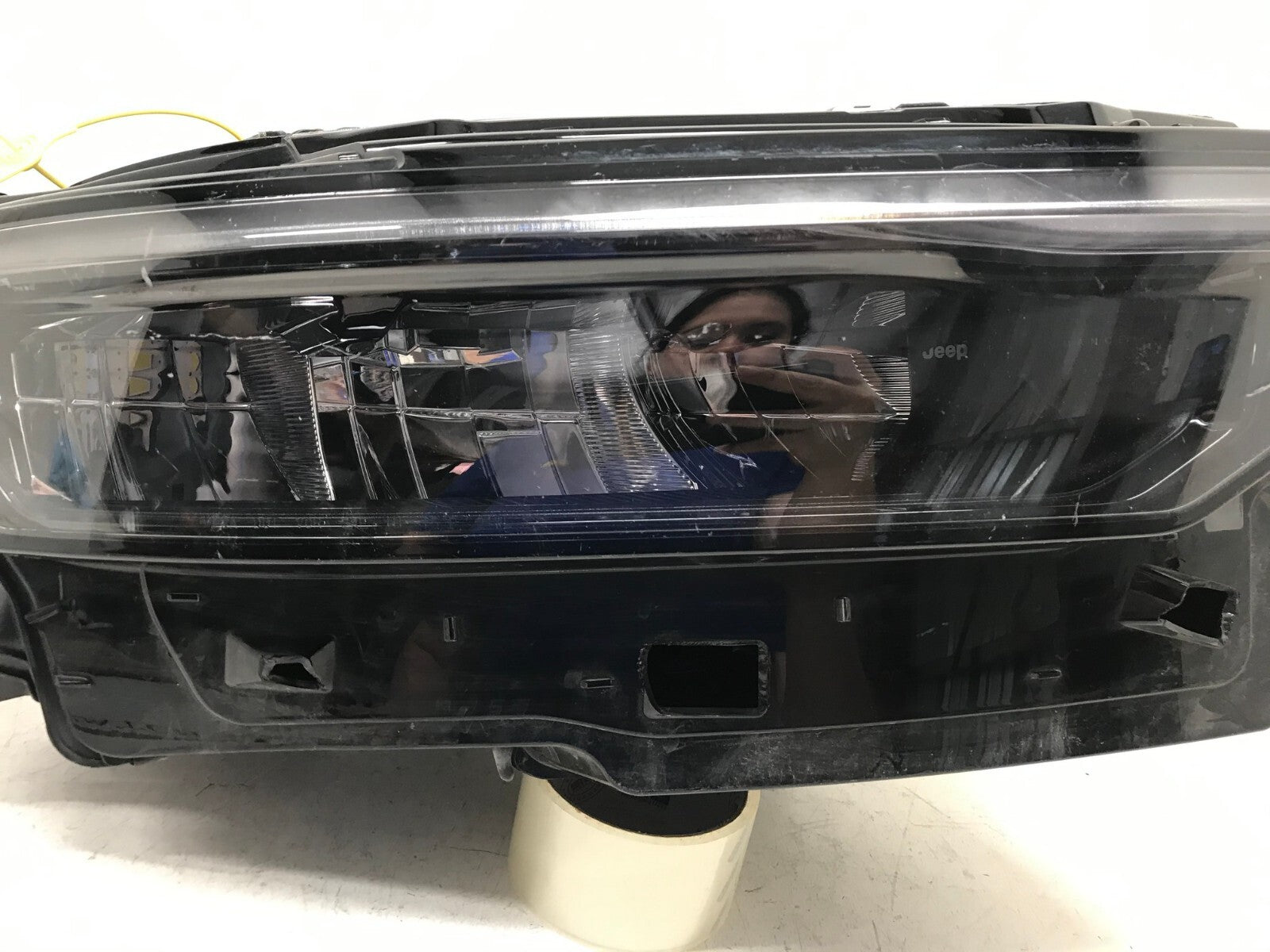 Headlight Damaged Passenger RH 2021-2023 Jeep Grand Cherokee 68376992AG OEM