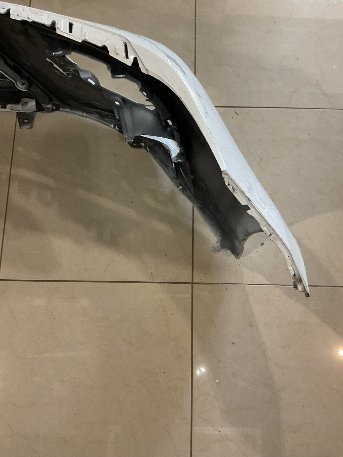 Front Bumper Cover White Toyota Camry XSE SE Hybrid SE 2018-20 52119++06E20 OEM