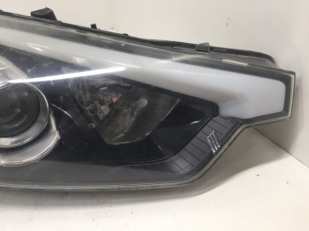 Xenon Headlight Damaged Lamp Right Passenger RH Kia Forte 2014-2016 92102-A7 OEM
