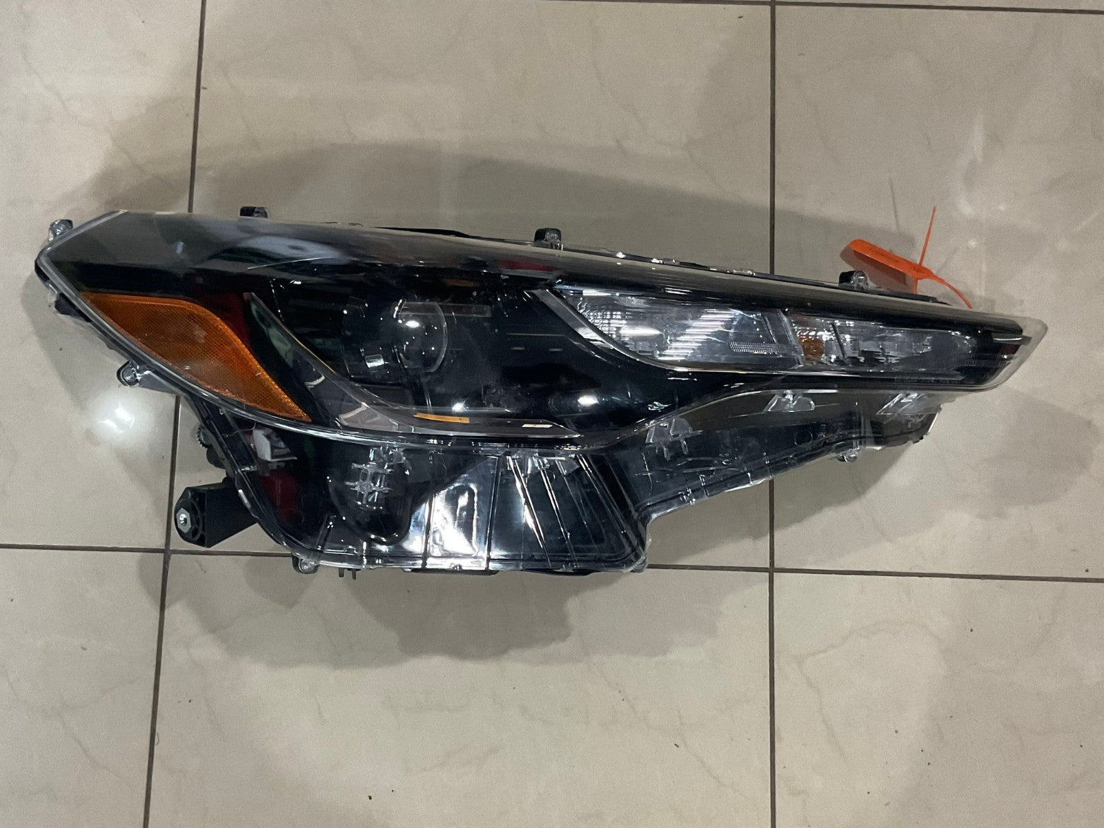 Headlight Right RH Passenger 2017-2019 Toyota Corolla SE XLE XSE Sedan 4Dr CAPA