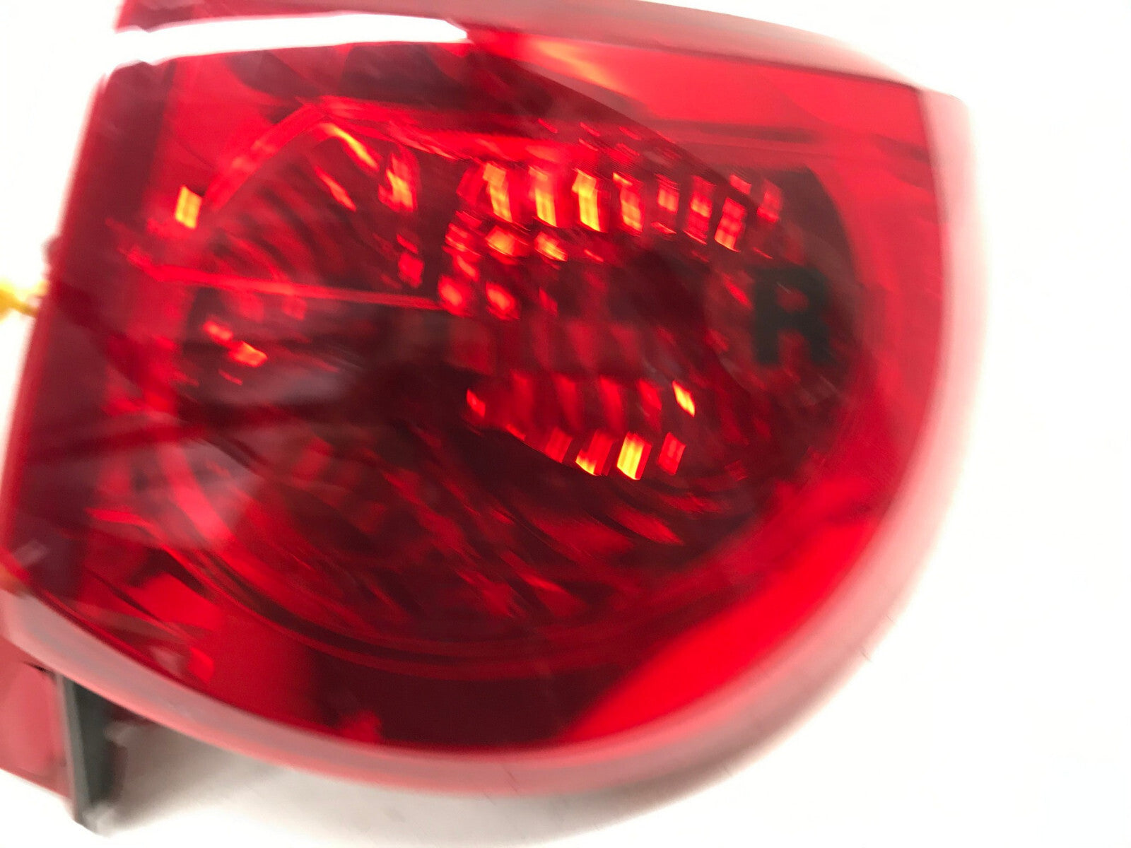 Tail light Damaged Right RH Passenger Chevy Traverse 2009-2012 15912686 OEM