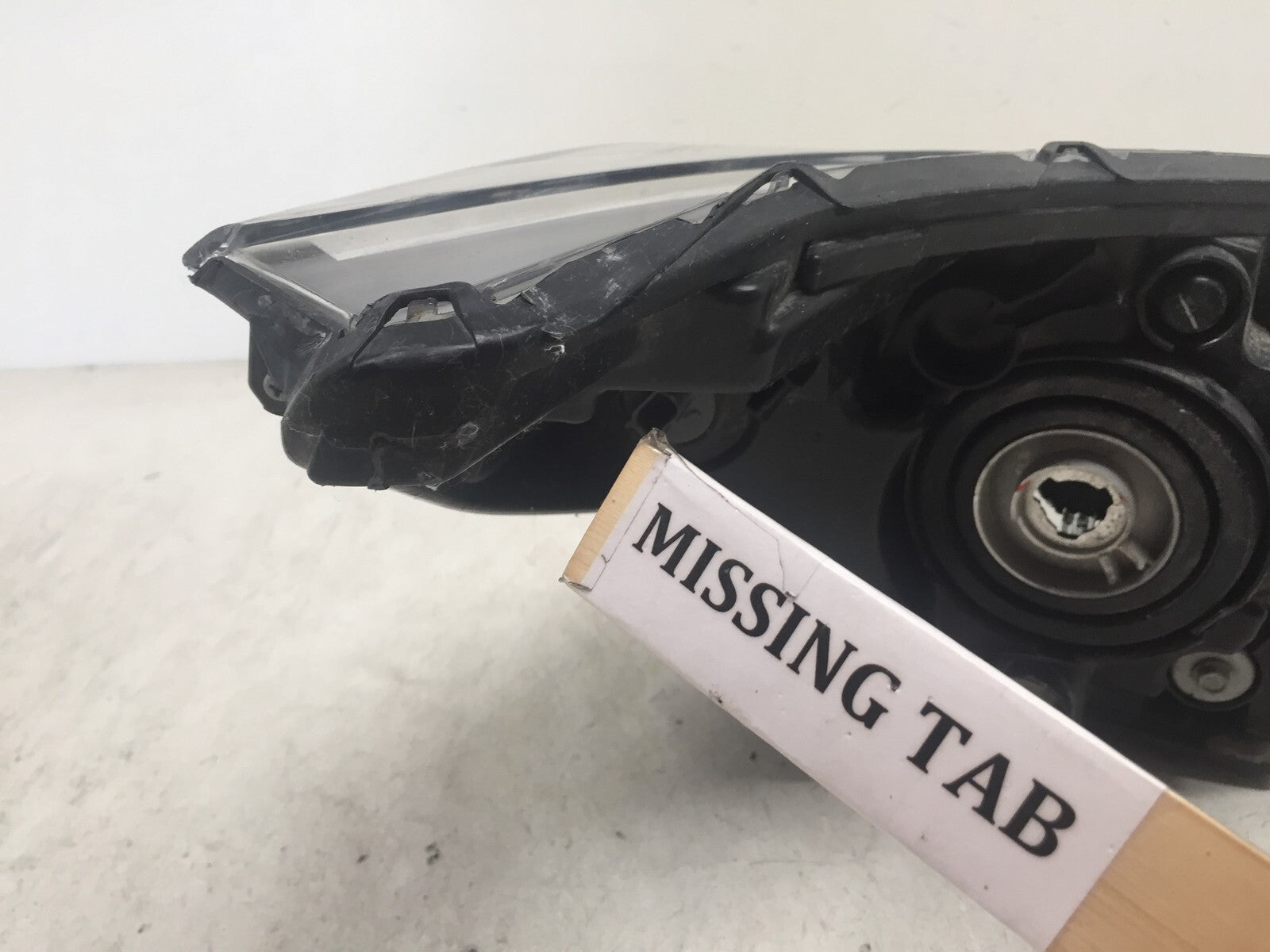 Halogen Headlight Damaged Driver LH Left Honda CR V 2015 2016 33150T1WA11 OEM