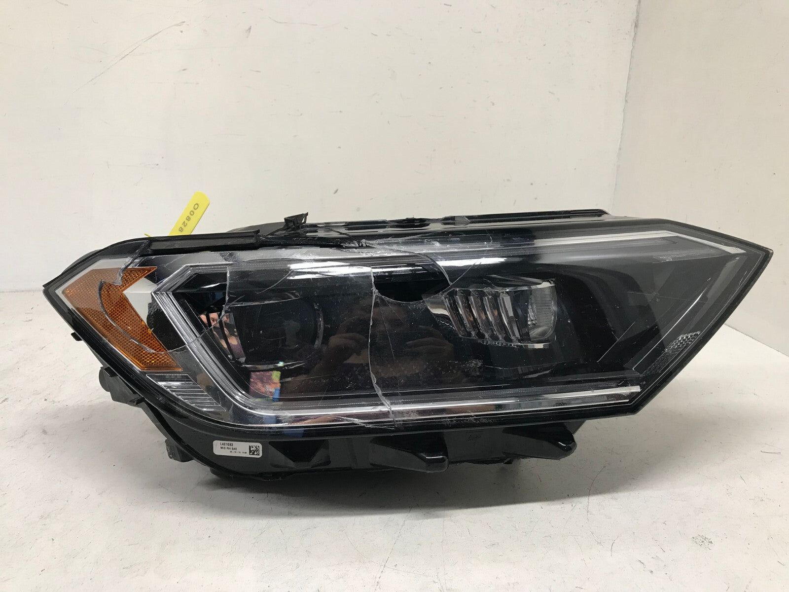 Headlight Damaged RH Volkswagen Jetta (For Parts Only) 2019-2021 17A941036F OEM