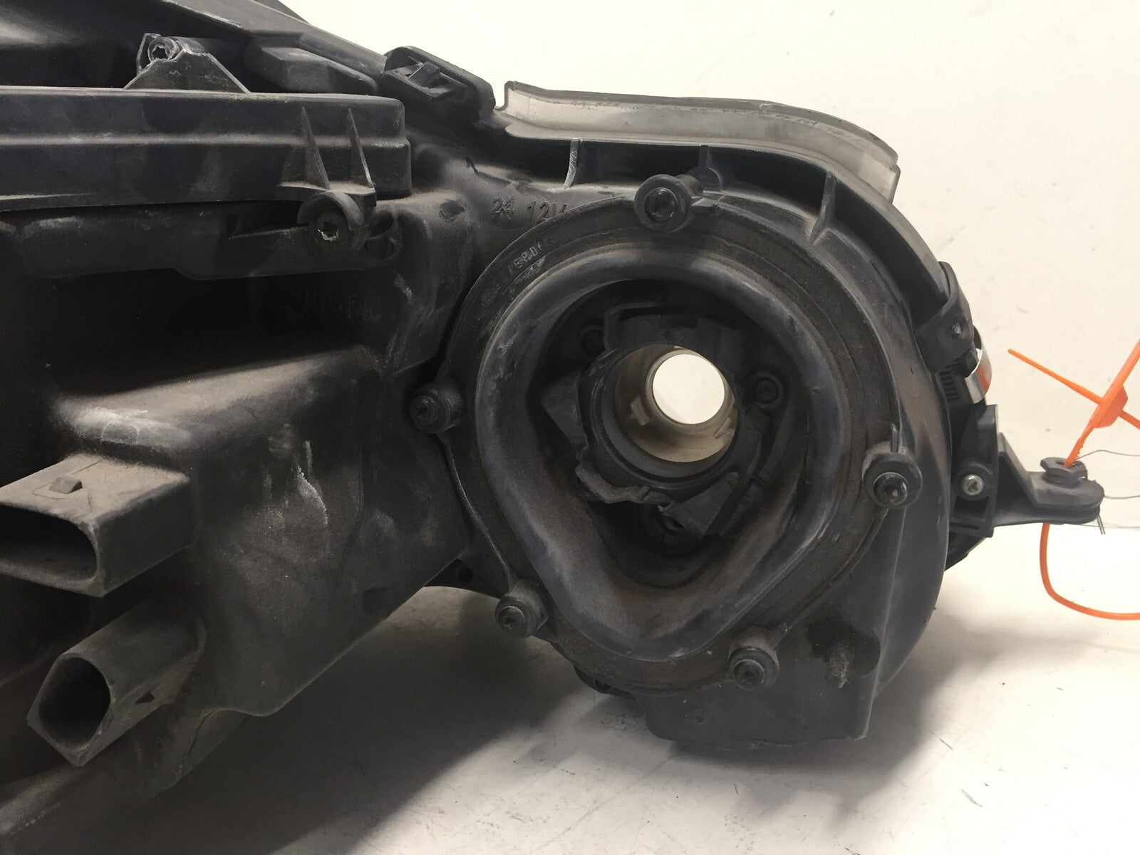 Headlight Damaged Driver Side LH 2003-2007 Mercedes Benz E320 2006-2007 E350 OEM