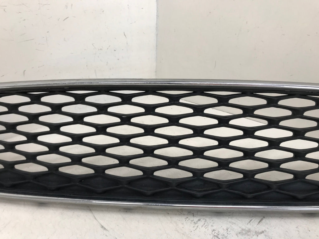 Grille Grill 2015 2016 2017 2018 Ford Focus F1EB-8200-BAW OEM