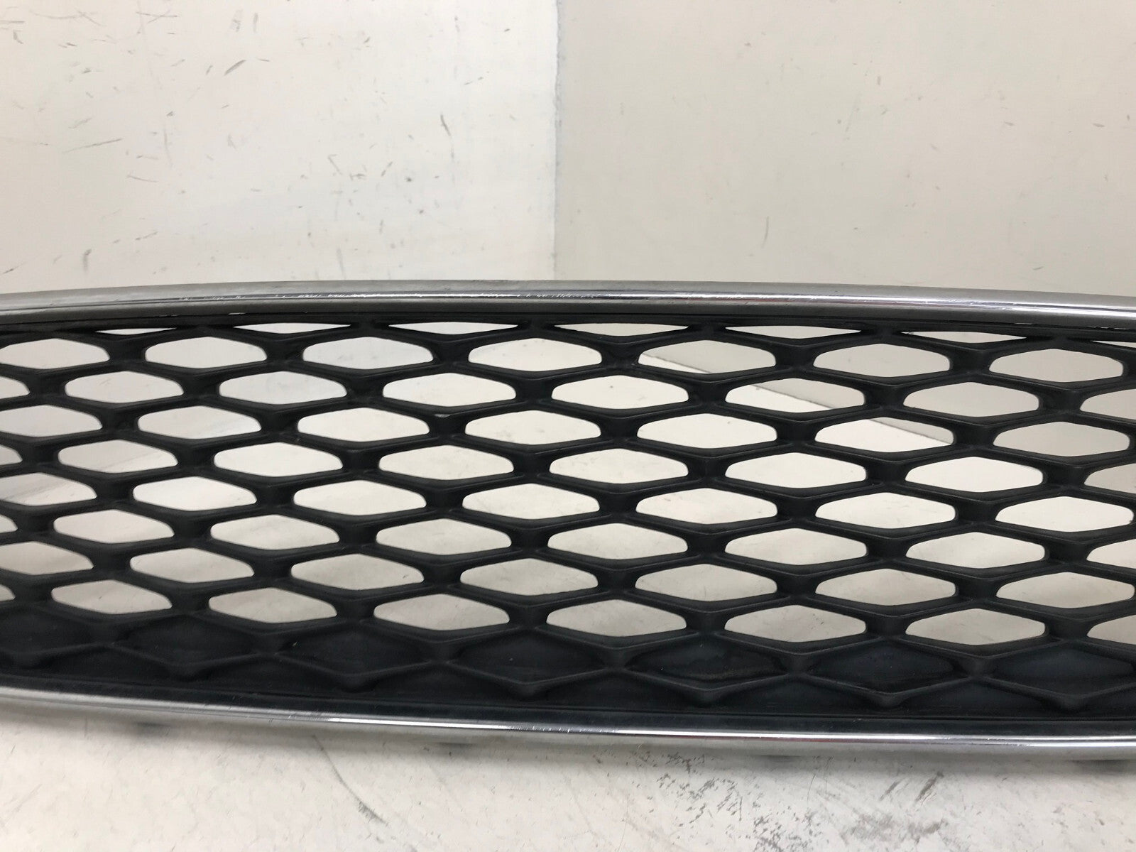 Grille Grill 2015 2016 2017 2018 Ford Focus F1EB-8200-BAW OEM