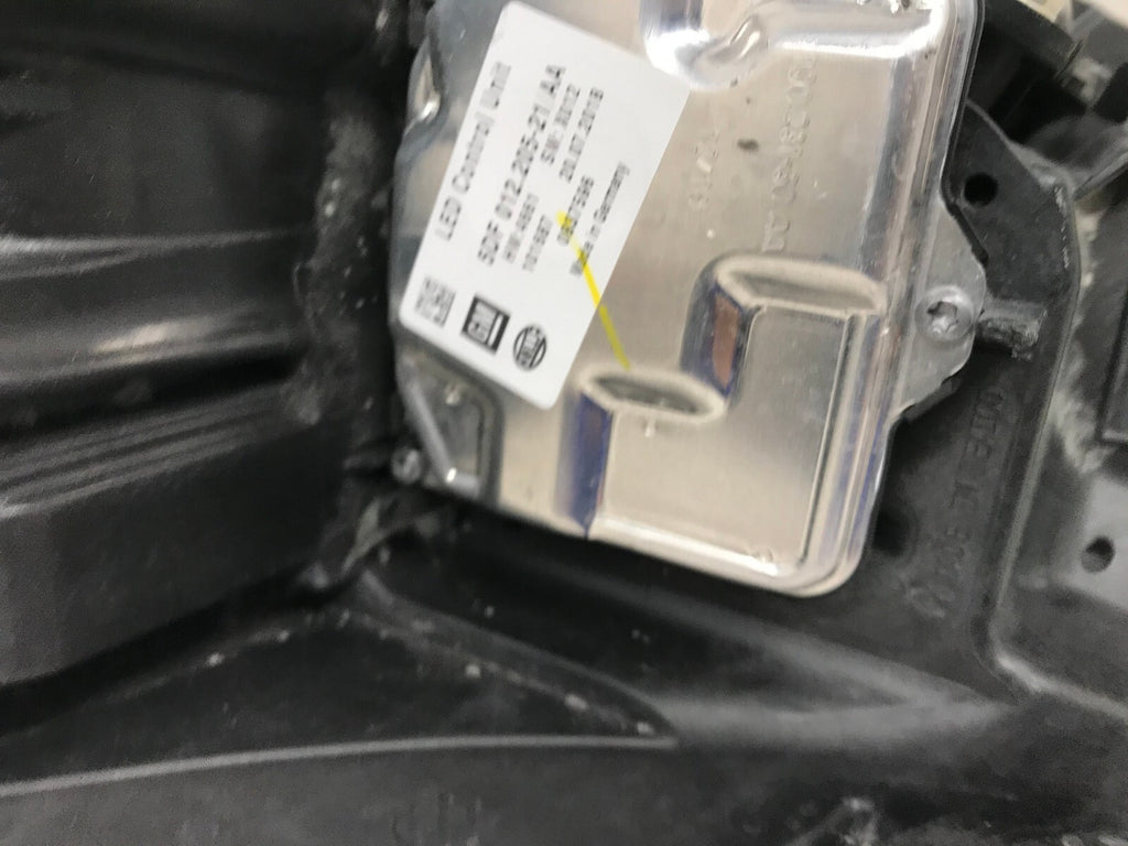 Headlight Damaged Driver LH Left Cadillac XT5 84309959 OEM