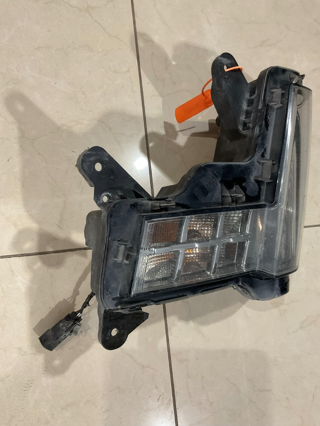 Fog Light Left Driver LH 2016-2020 Cadillac Escalade 84575579 OEM