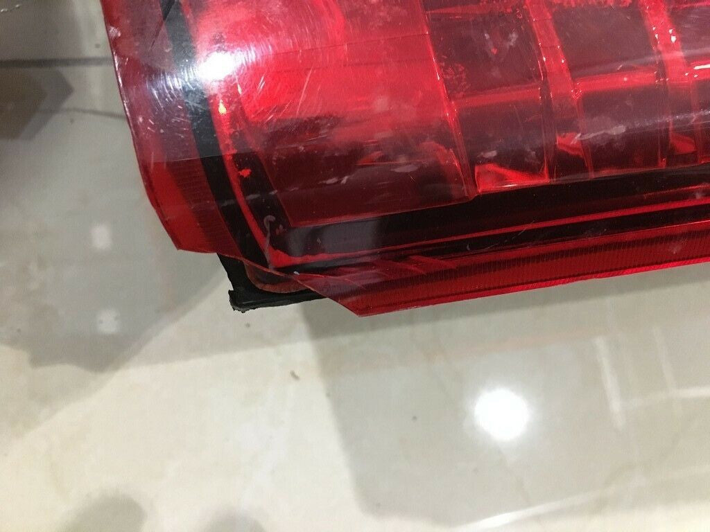 Tail light Damaged Led Right RH Passenger Cadillac CTS Sedan 2008-2014 Original
