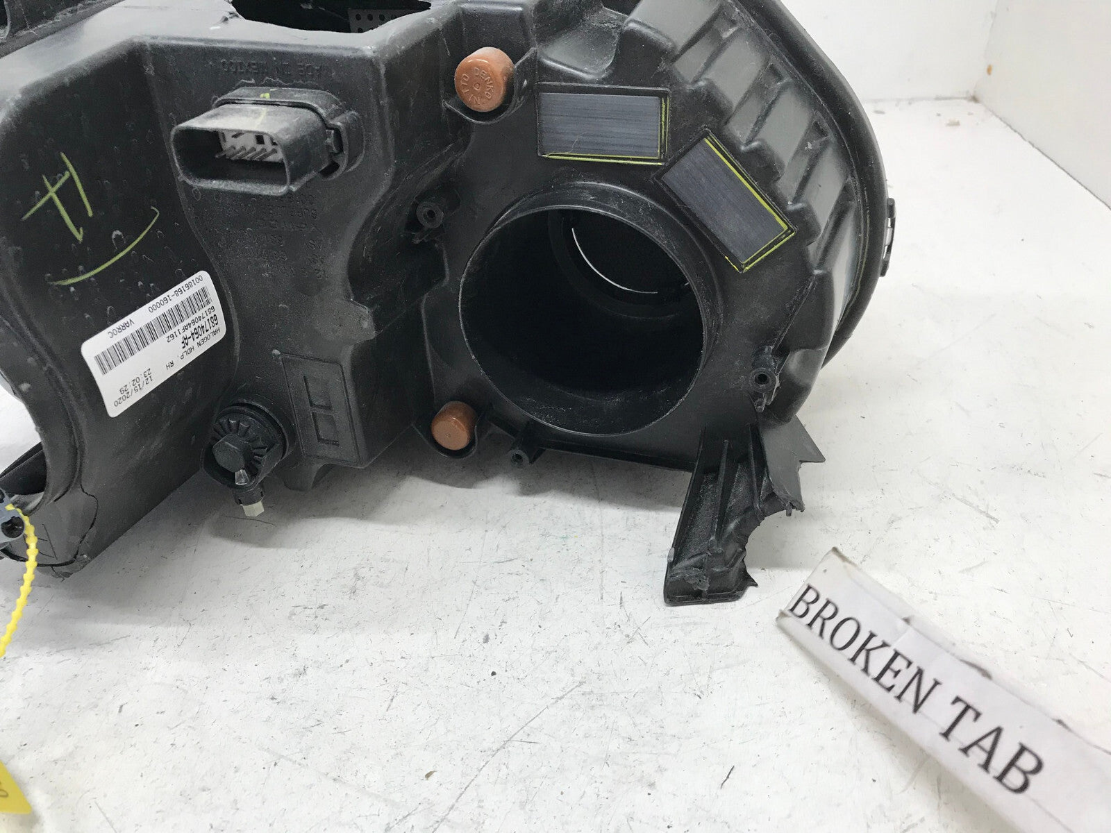 Headlight Damaged RH Right Dodge Challenger 2015 2016 2017-2018 68174064AF OEM
