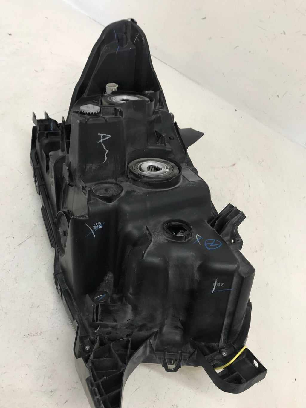 Headlight Damaged Driver LH Toyota Tacoma 2016-2021 8115004250 OEM