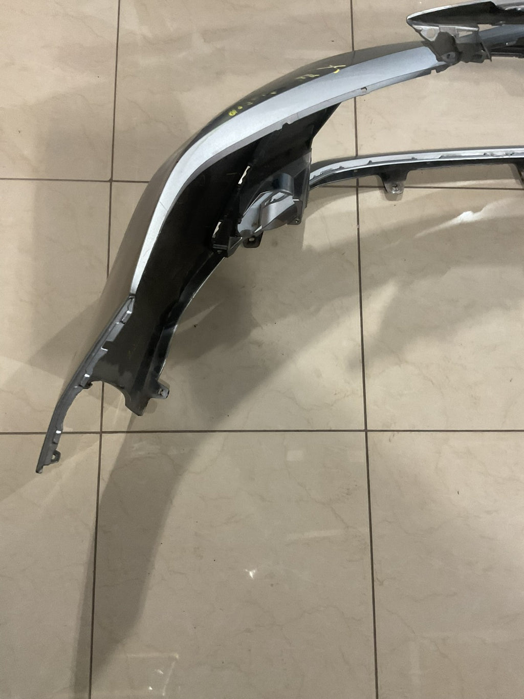 Front Bumper Cover Silver Toyota Camry L/LE/XLE/Hybrid 2018-2020 52119+06d90 OEM
