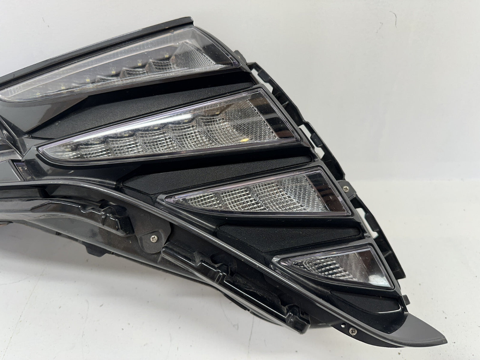 Headlight Damaged Right Passenger RH 2022-2024 Hyundai Tucson 92208-N9 OEM