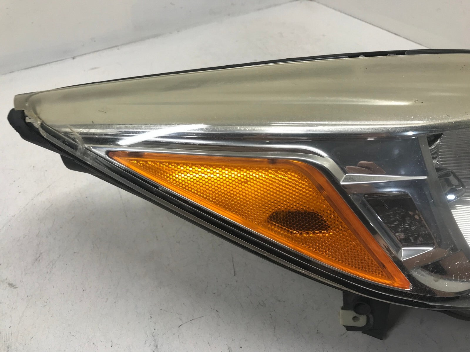 Headlight Damaged Right passenger RH Ford Escape 2013-2016 44ZH-2090-A OEM