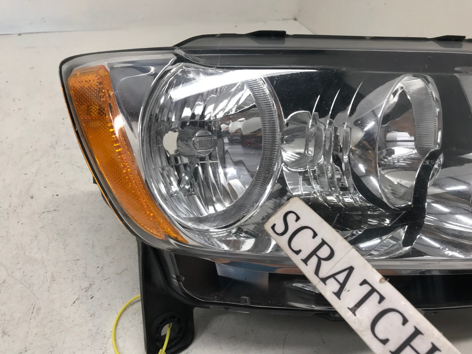 Headlight Damaged Passenger RH Jeep Grand Cherokee 2011 2012 2013 55079378AE OEM