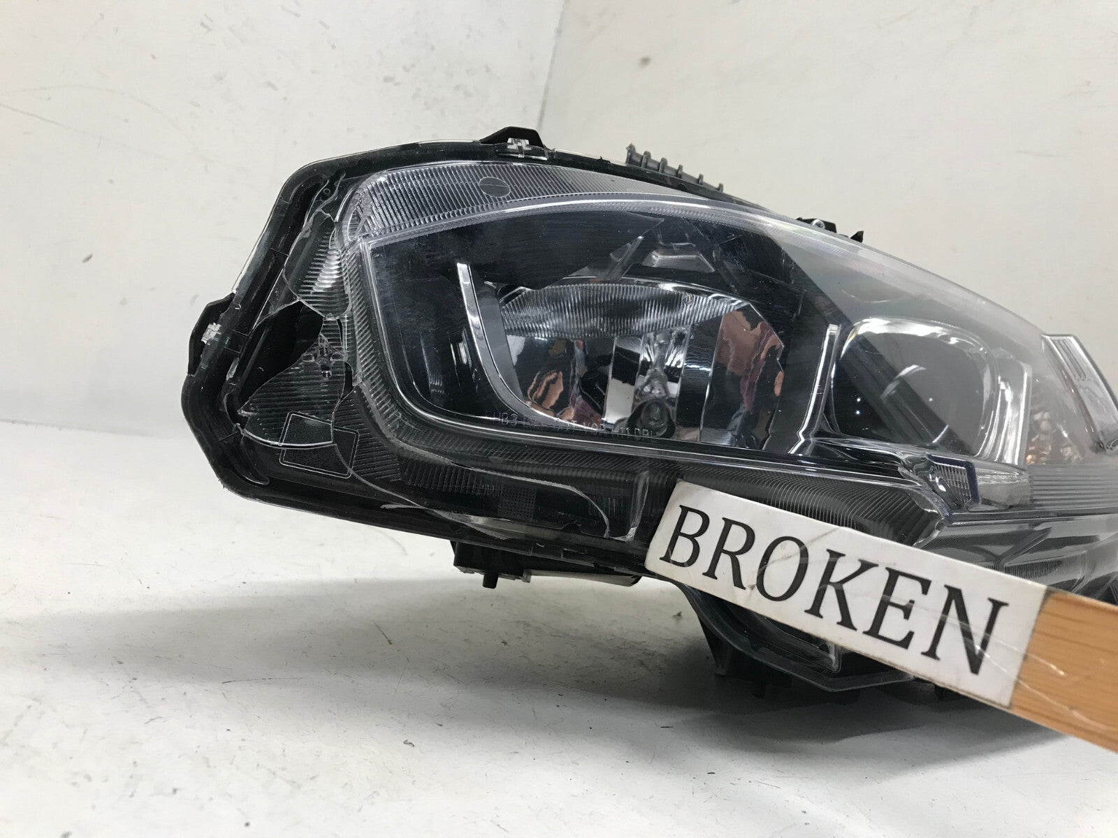 Headlight Damaged Left LH Driver 2016-2021 Honda Civic 33150TBAA01 OEM