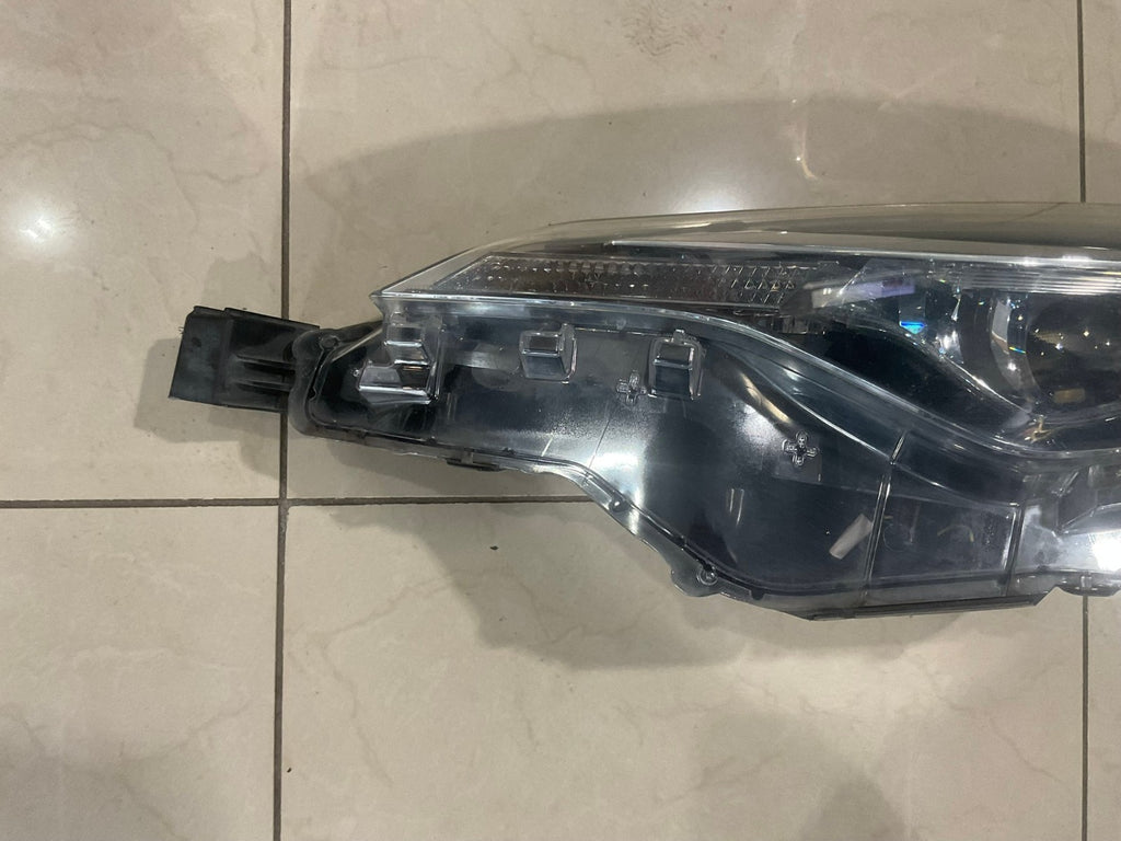 Headlight Left LH Driver 2017 2019 Toyota Corolla SE XLE XSE CAPA