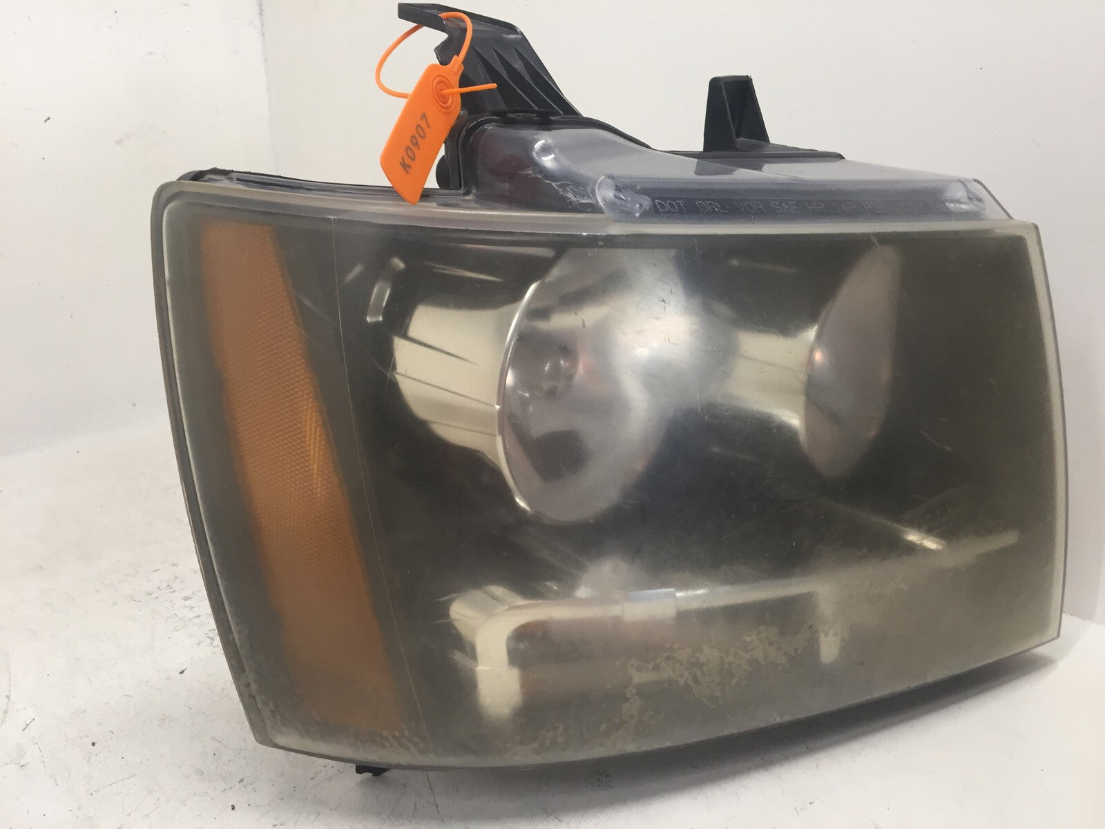 Headlight Damaged Lamp Right RH Chevy Suburban 1500 Avalanche Tahoe 07-14 OEM