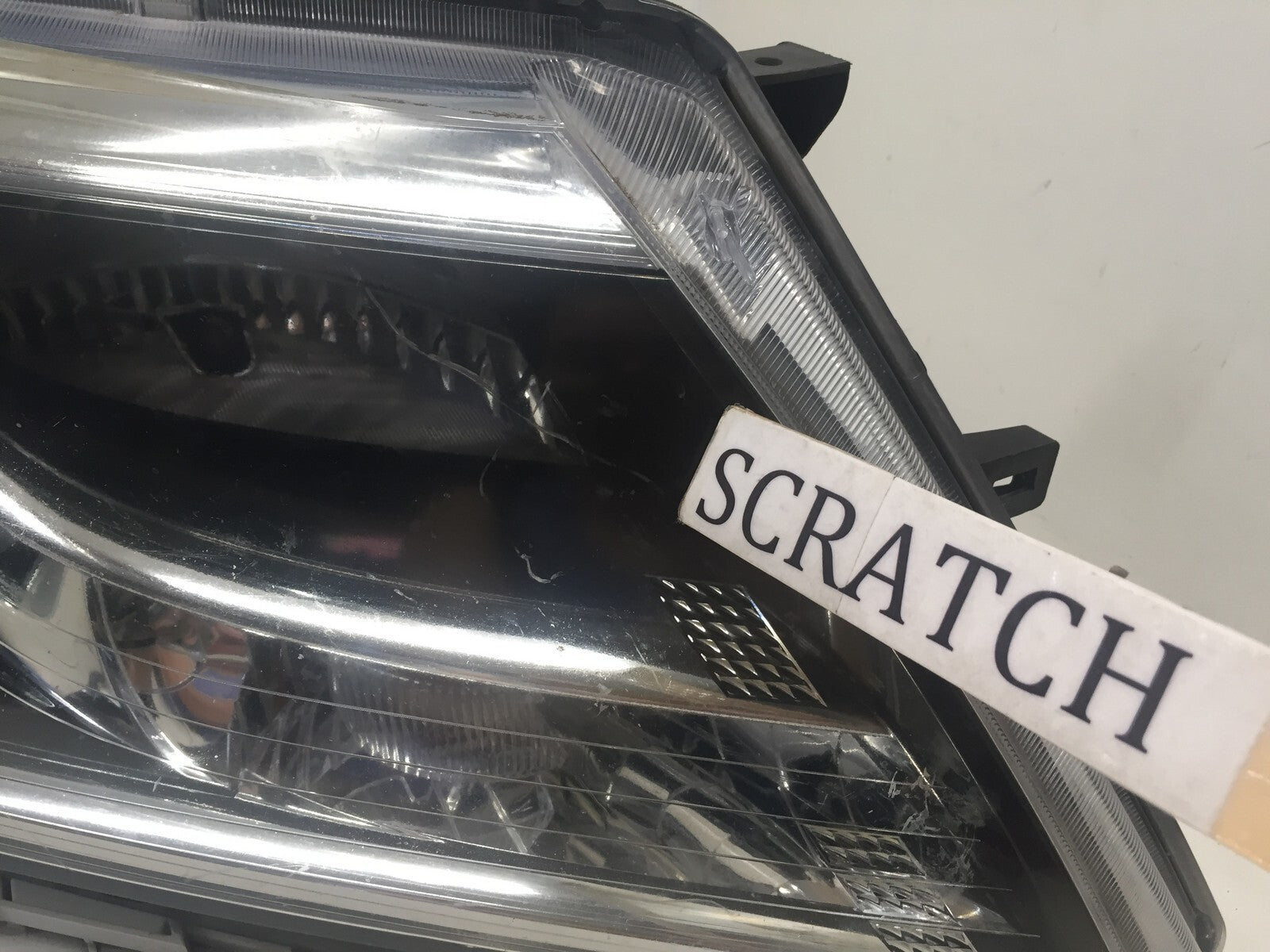 Headlight Damaged Right Side RH Nissan Pathfinder 2013-2016 26010-3KA0A OEM