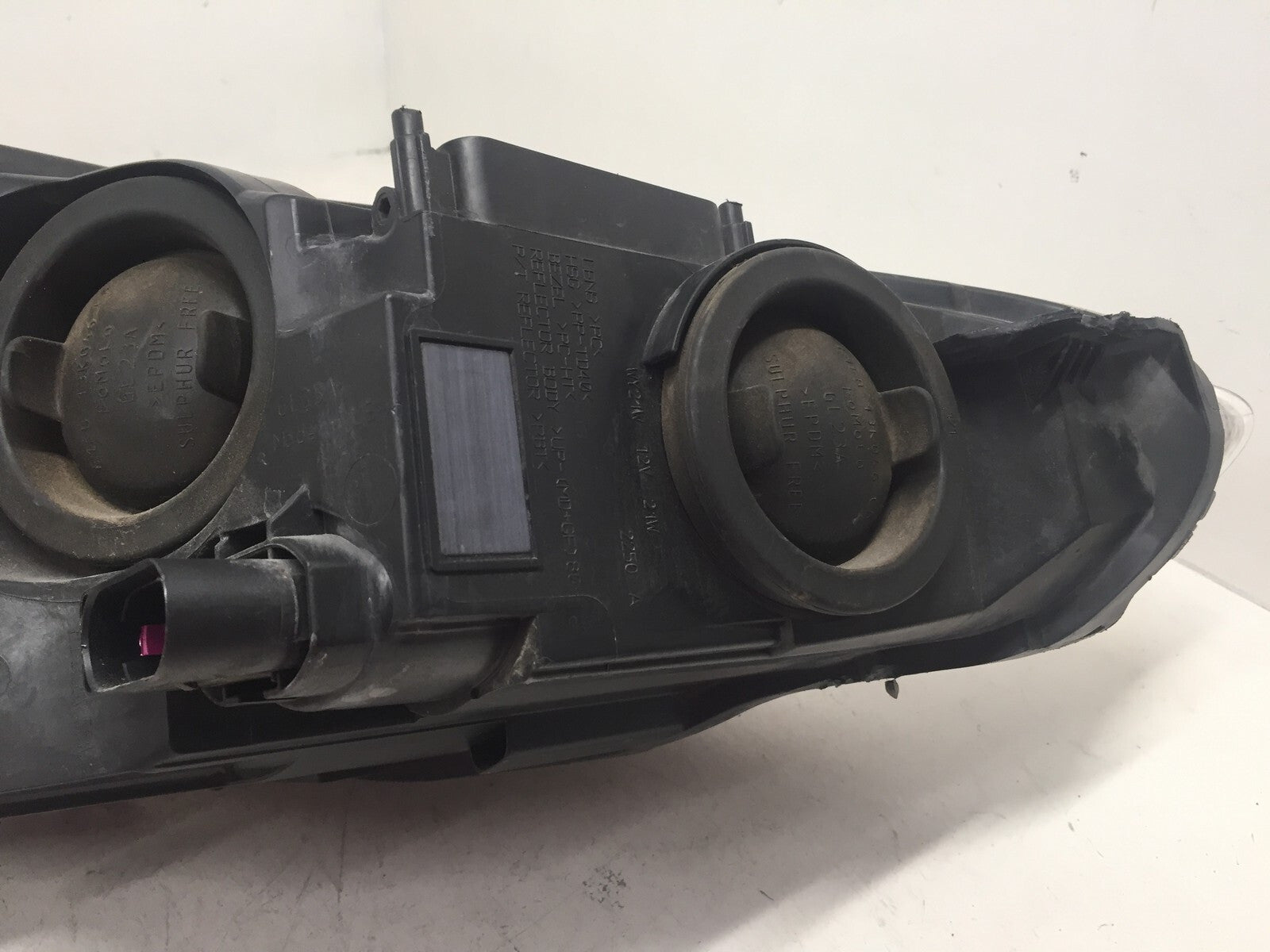 Halogen Headlight Damaged Left Driver LH Ford Focus 2015-2018 F1EB-13W030-J OEM