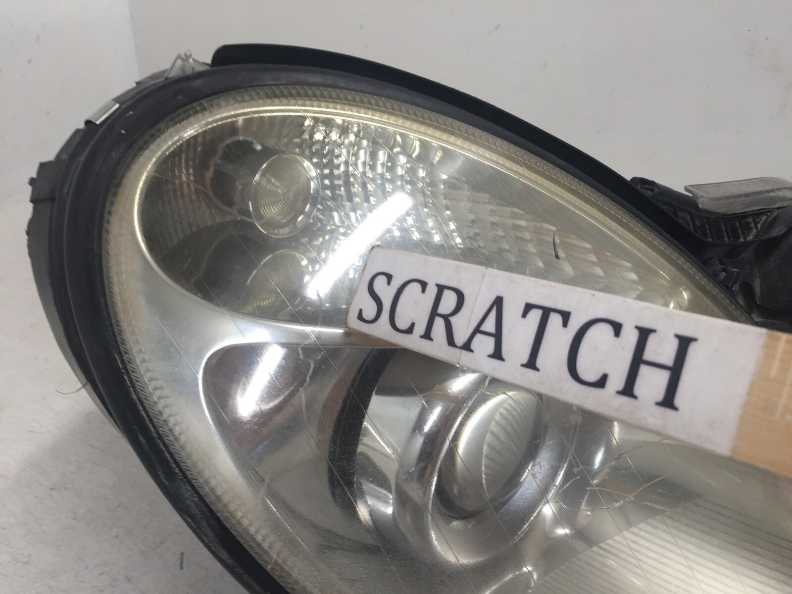 Headlight Damaged Passenger right side Mercedes Benz W211 E Class 2003-2006 OEM