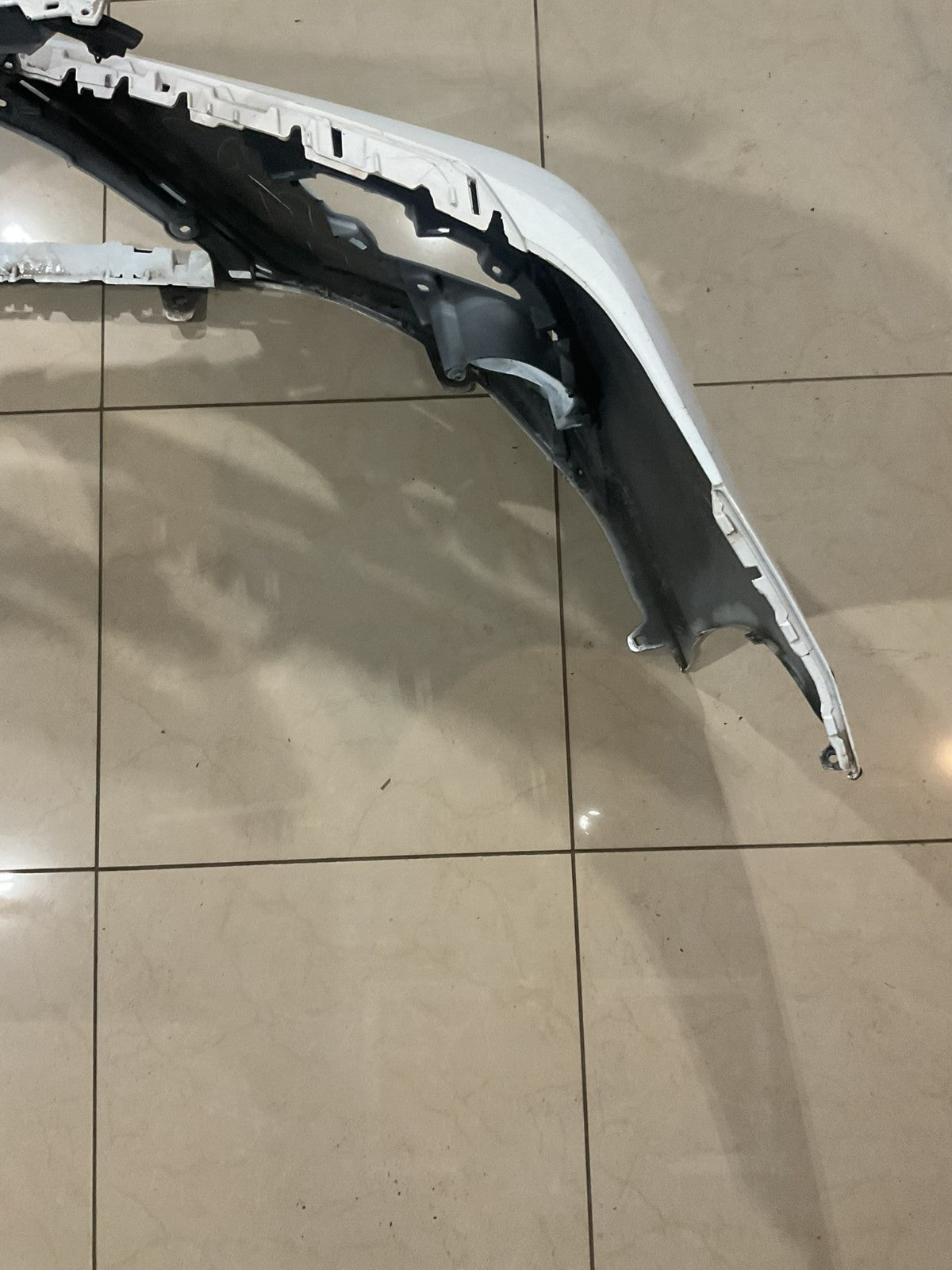 Front Bumper Cover White Toyota Camry SE XSE Hybrid SE 2018 2019 52119+06e20 OEM
