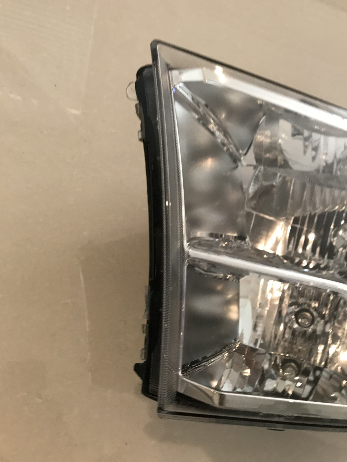 HeadLamp Headlight Damaged Left Driver LH Dodge Ram 1500/2500/3500 2009-2018 OEM