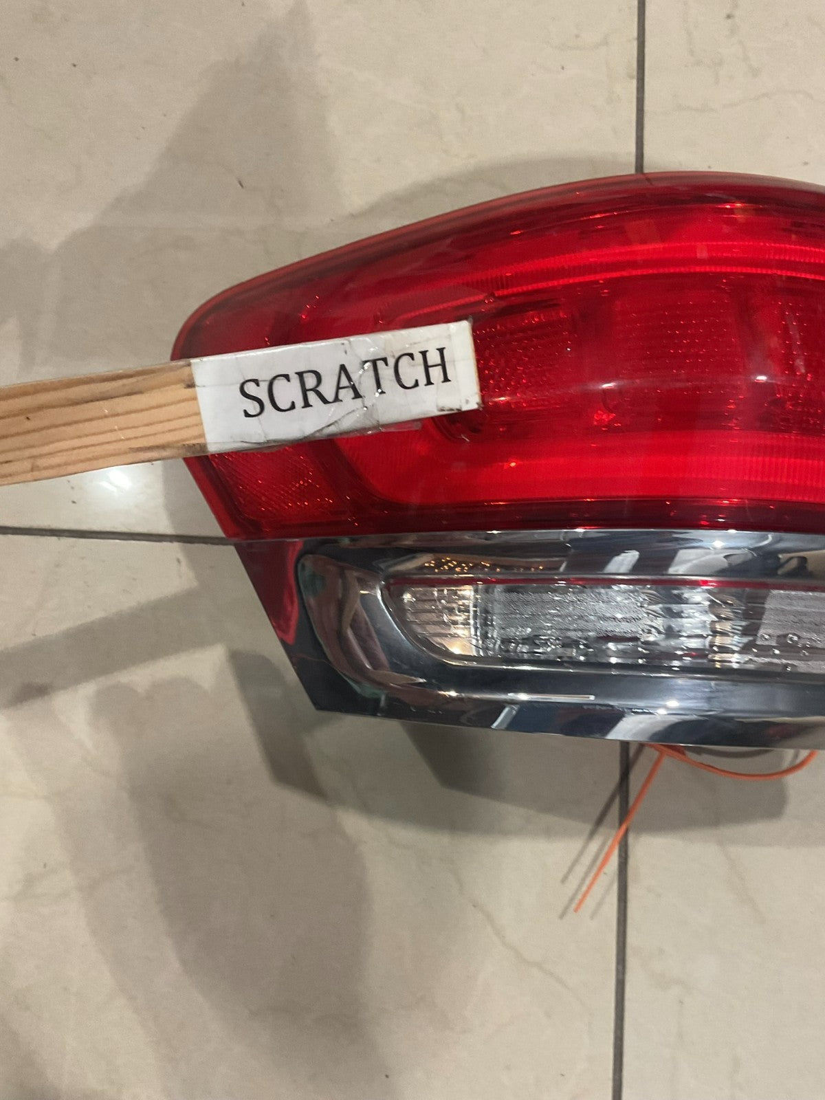 Tail light Left LH Driver 2014-2018 Jeep Grand Cherokee p68110017ae OEM