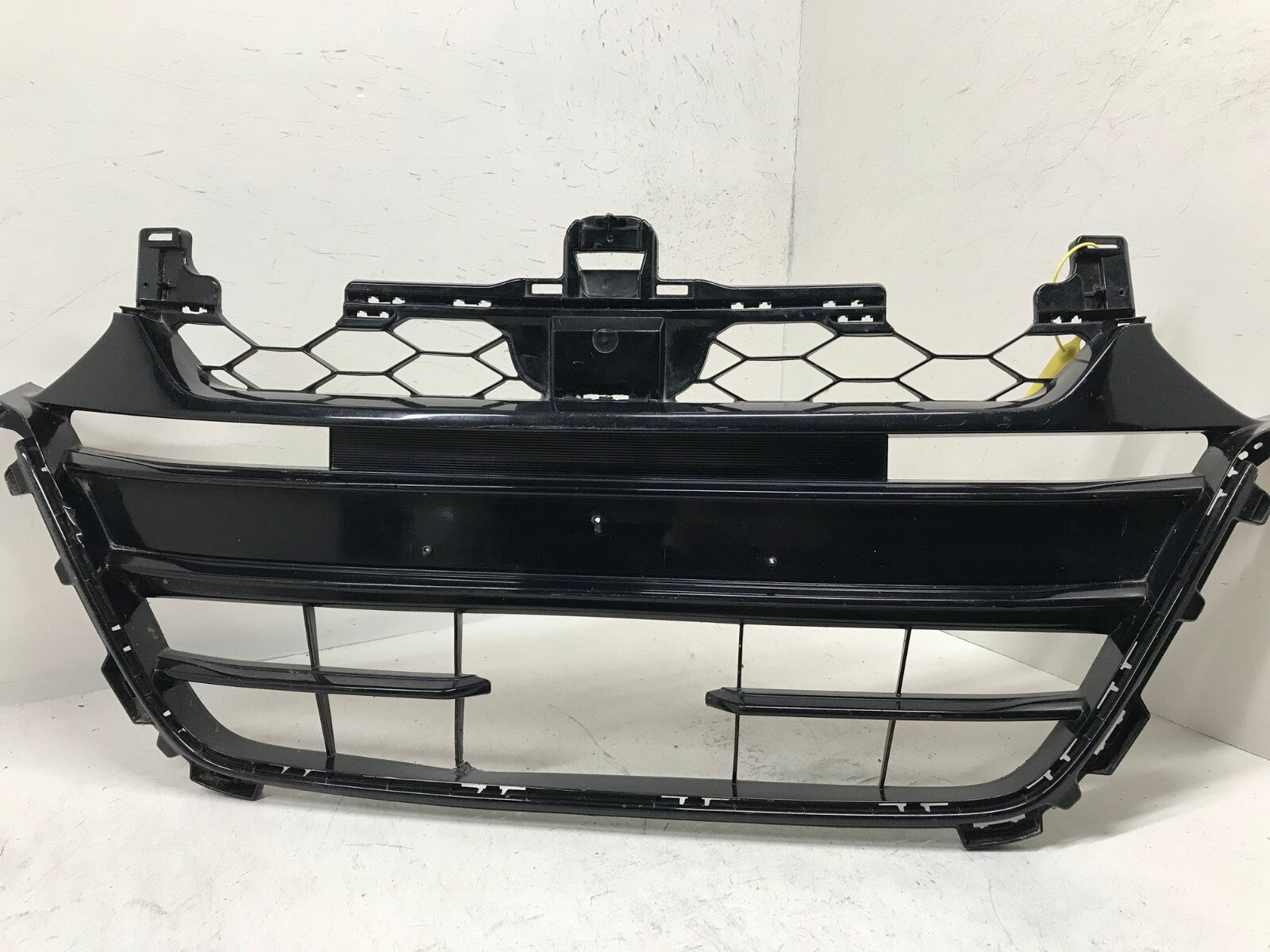 Grill Grille Honda Accord 2018-2019 71111-TVA-A5 OEM