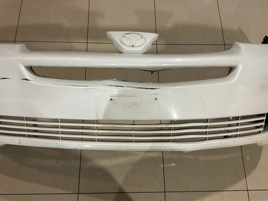 Front Bumper Cover White 2004-2005 Toyota Sienna 52119-WL500 OEM