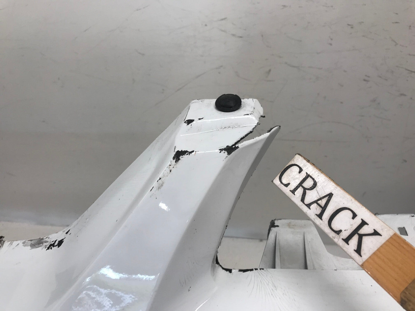 Front Bumper Cover White 1999-2004 Ford Mustang GT CAPA