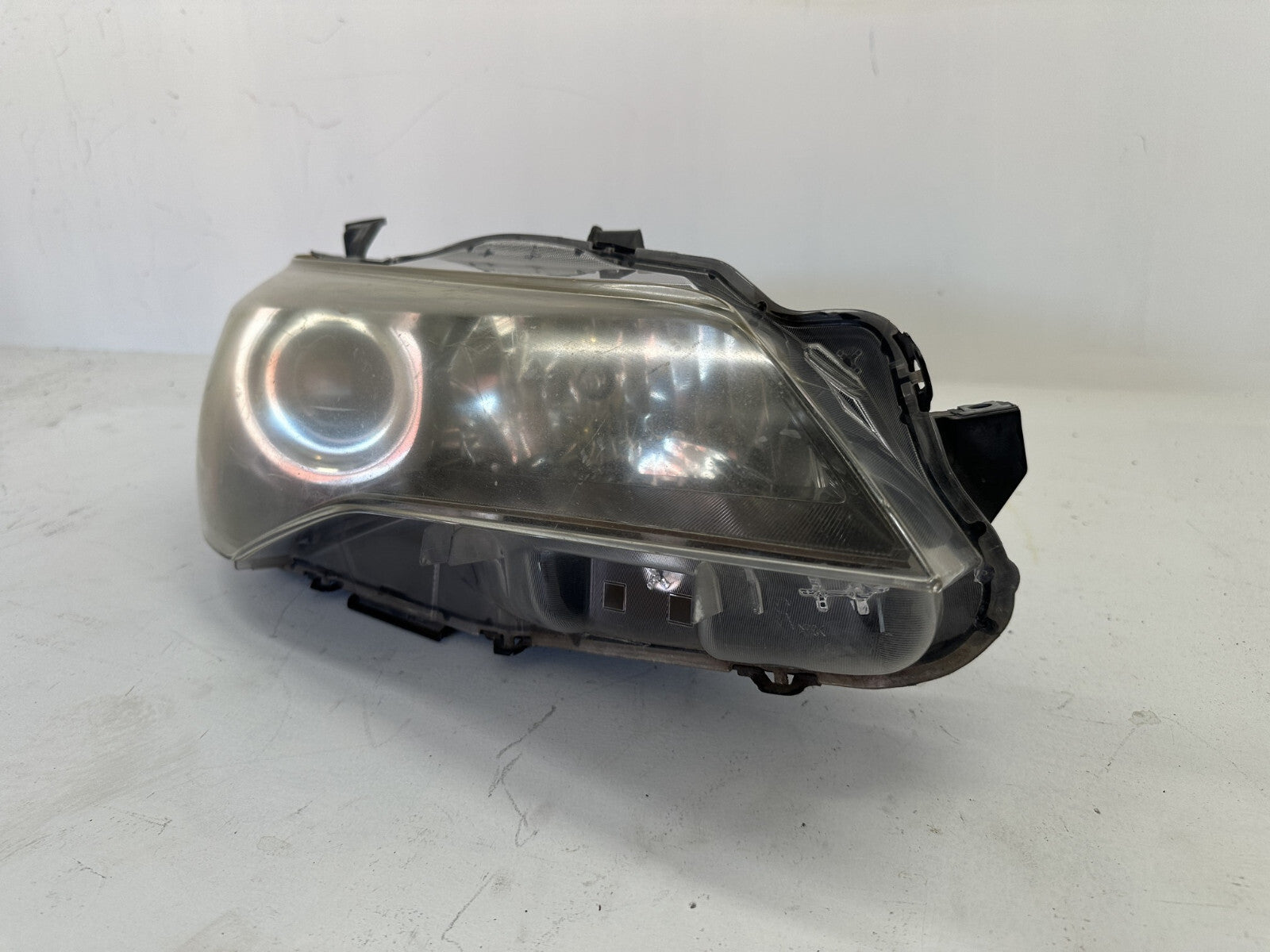 Headlight Damaged Right Passenger RH 2015 2016 2017 Toyota Camry 8111006C80 OEM