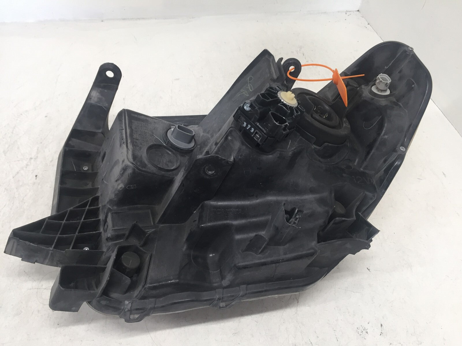 Headight Right Side RH Toyota Tundra 2014-2017 81110-0C101 OEM