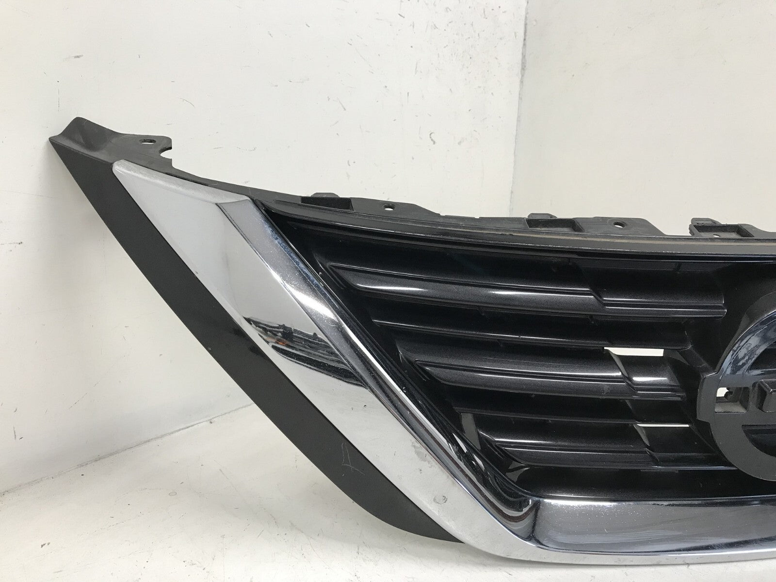 Grille Grill Nissan Altima 2016-2018 62310-9HS1A OEM3