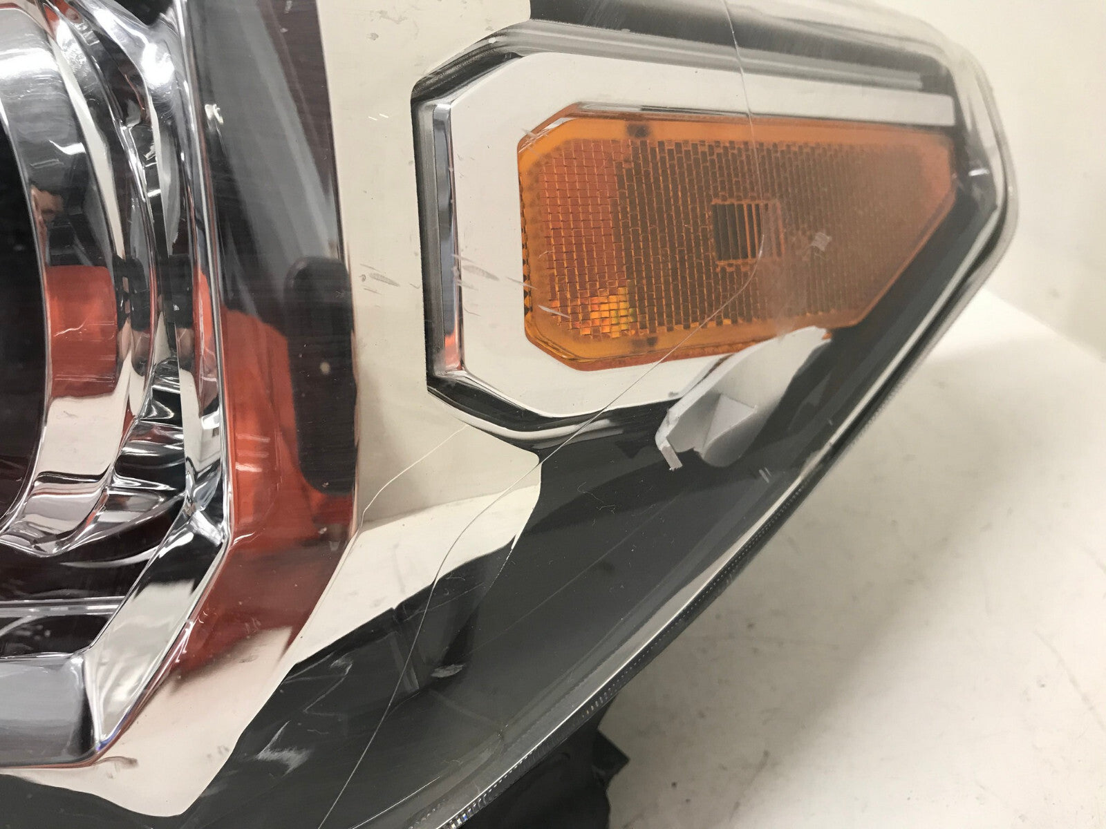 Projector Headlight Damaged Passenger RH Toyota Tacoma 2016-2018 8115004250 OEM2