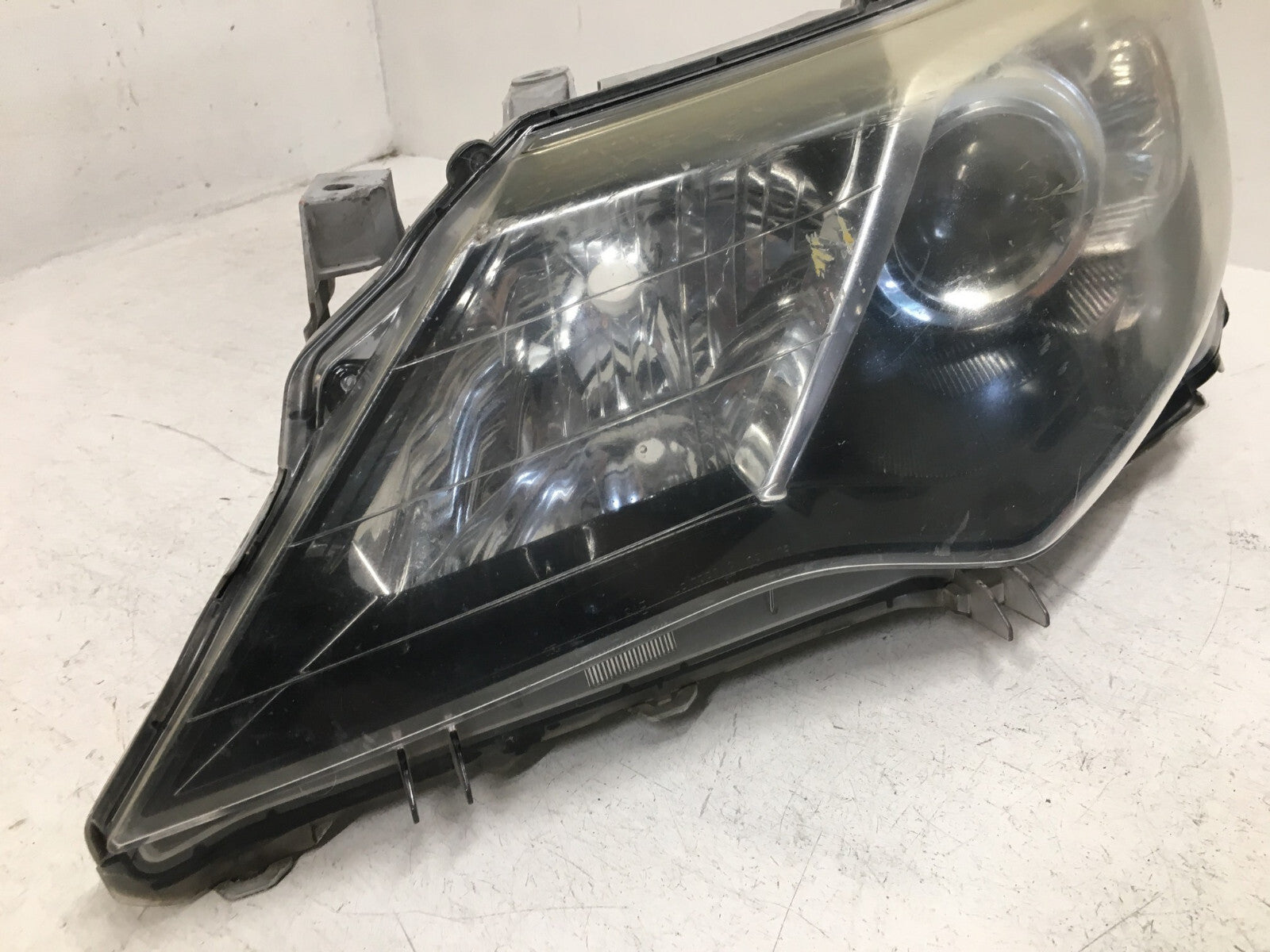 Projector Headlight Damaged Lft Driver LH Toyota Camry SE 12-14 81150-06800 OEM