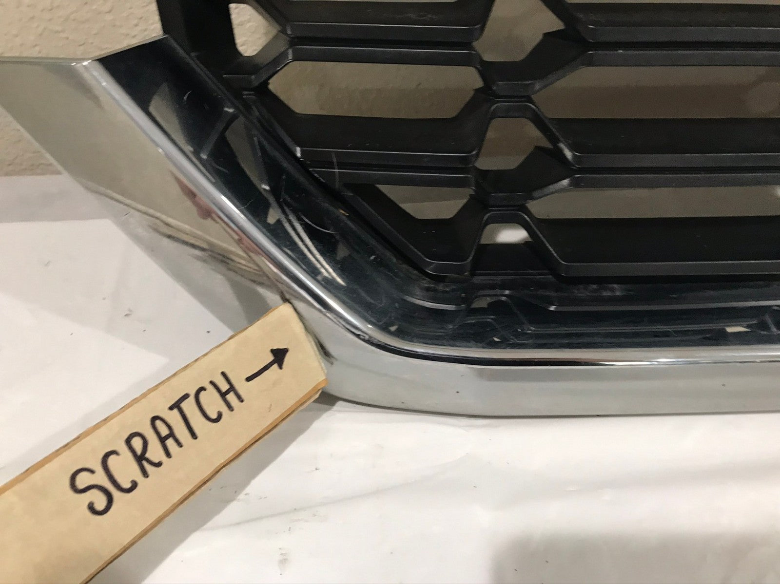 Grill Grille 2017-2019 Cadillac XT5 23383607 OEM