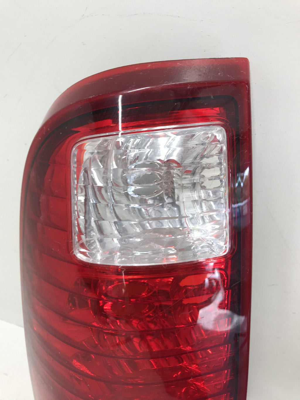 Halogen Tail light Damaged Left Driver LH Ford F-250 Super Duty 2008-2016 OEM