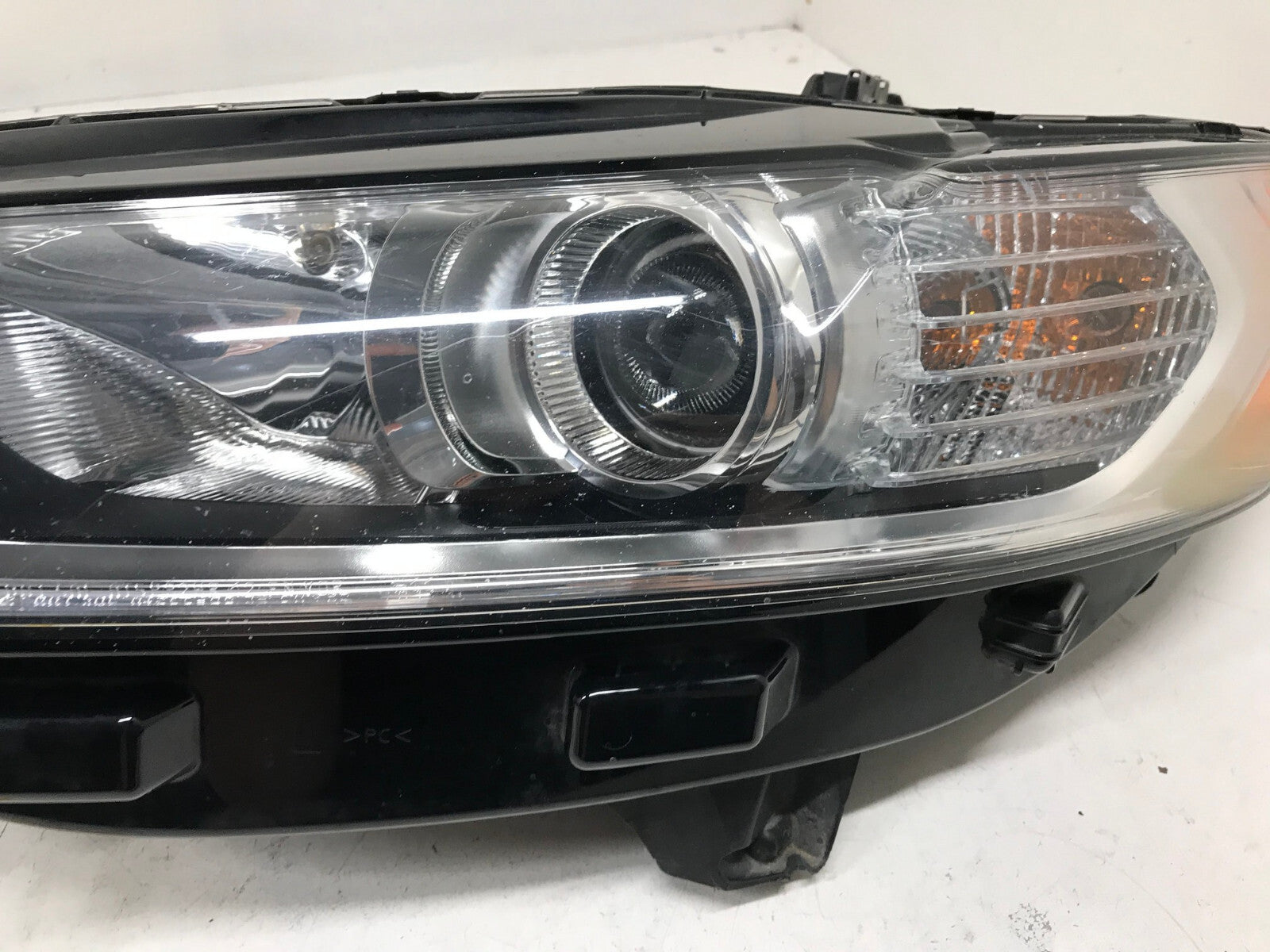 Headlight Damaged Left LH Driver Ford Fusion 13 14 15 16 DS73-13W30-CD OEM