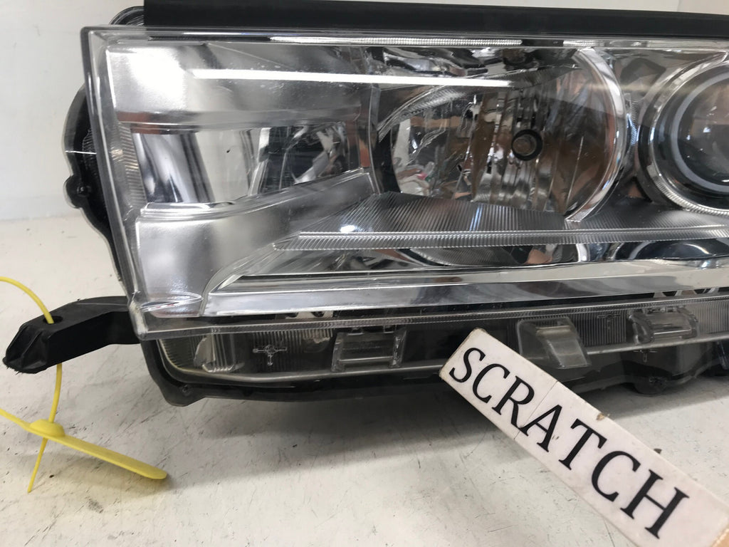Halogen Headlight Damaged Driver LH Toyota Highlander 2017-2019 811500E330 OEM