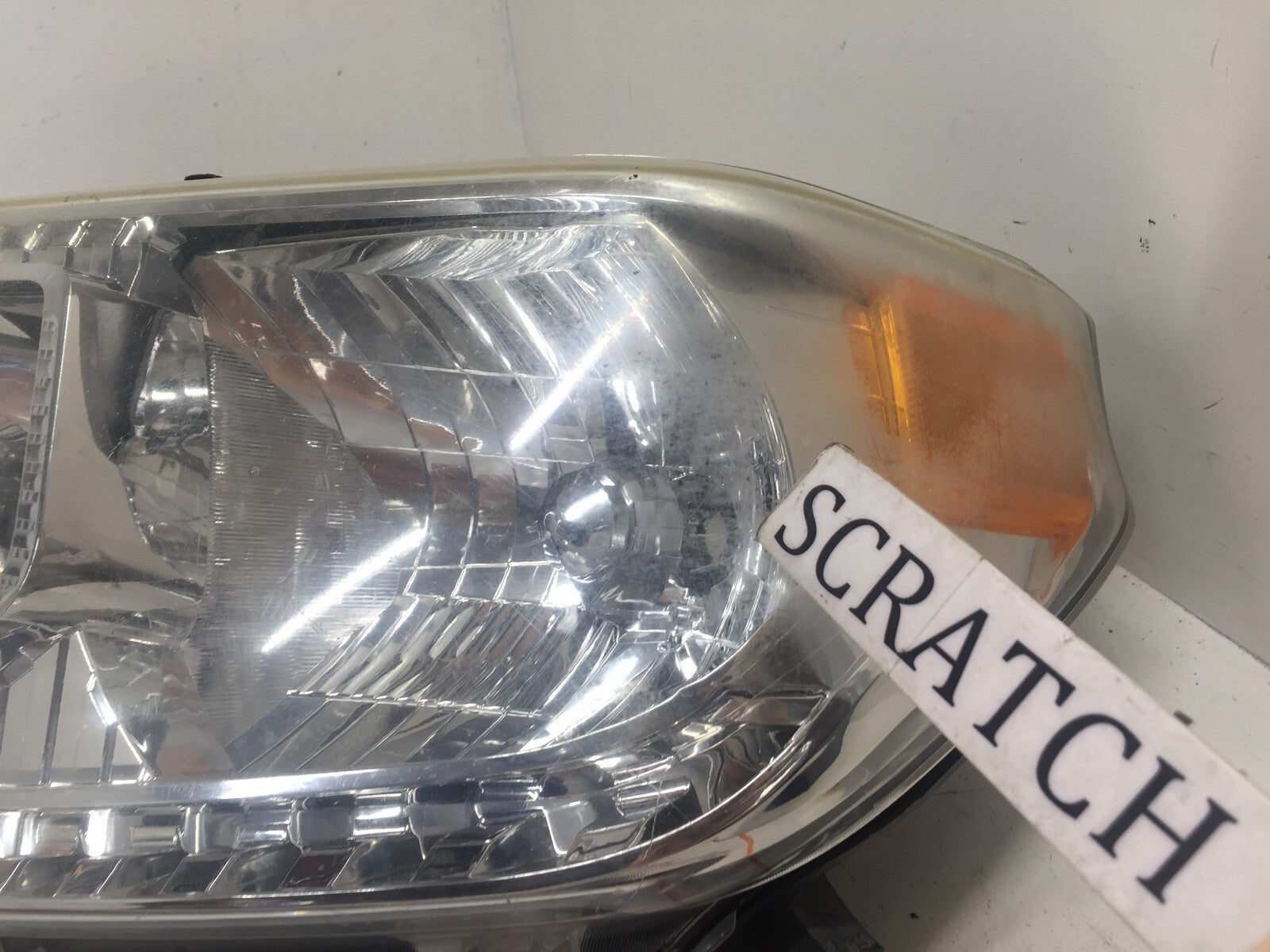 Headlight Damaged Head Lamp LH Driver Toyota Tundra 2014-2020 811500C091 OEM