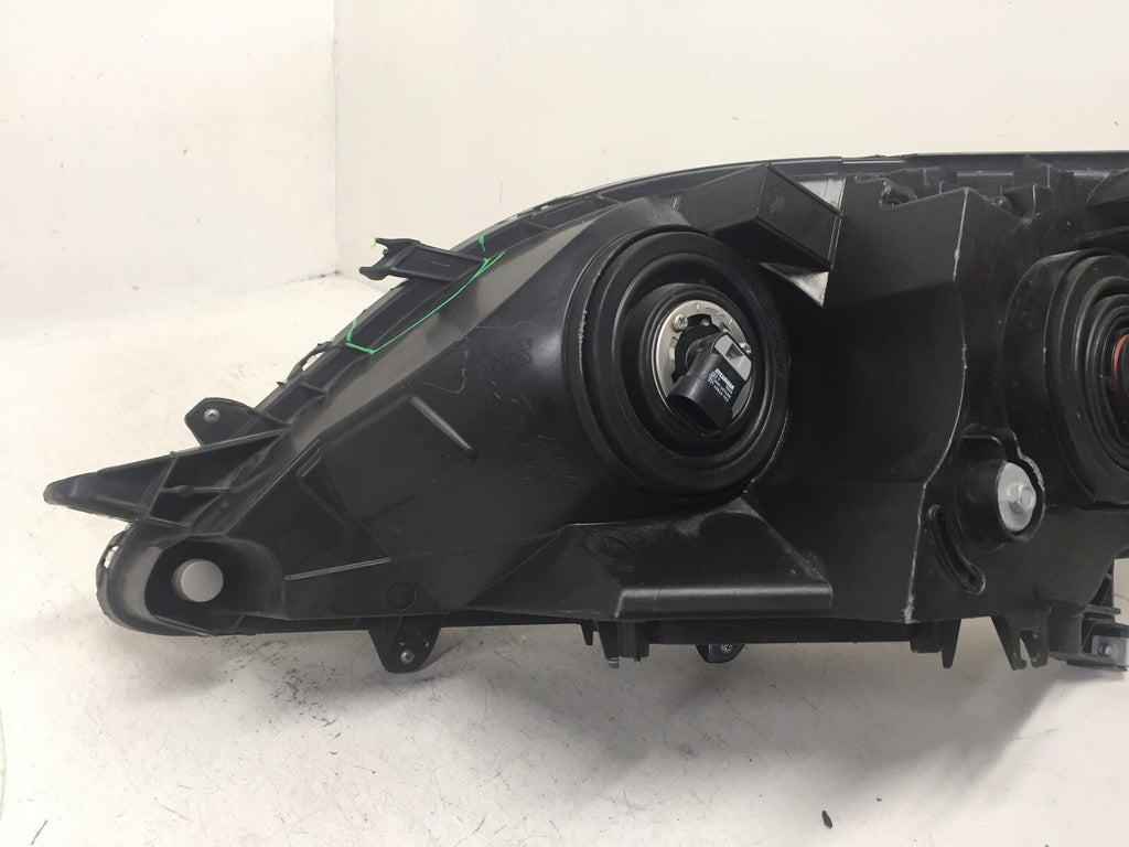 Headlight Damaged Passengers Right RH Toyota Sienna 11-20 8111008030 OEM