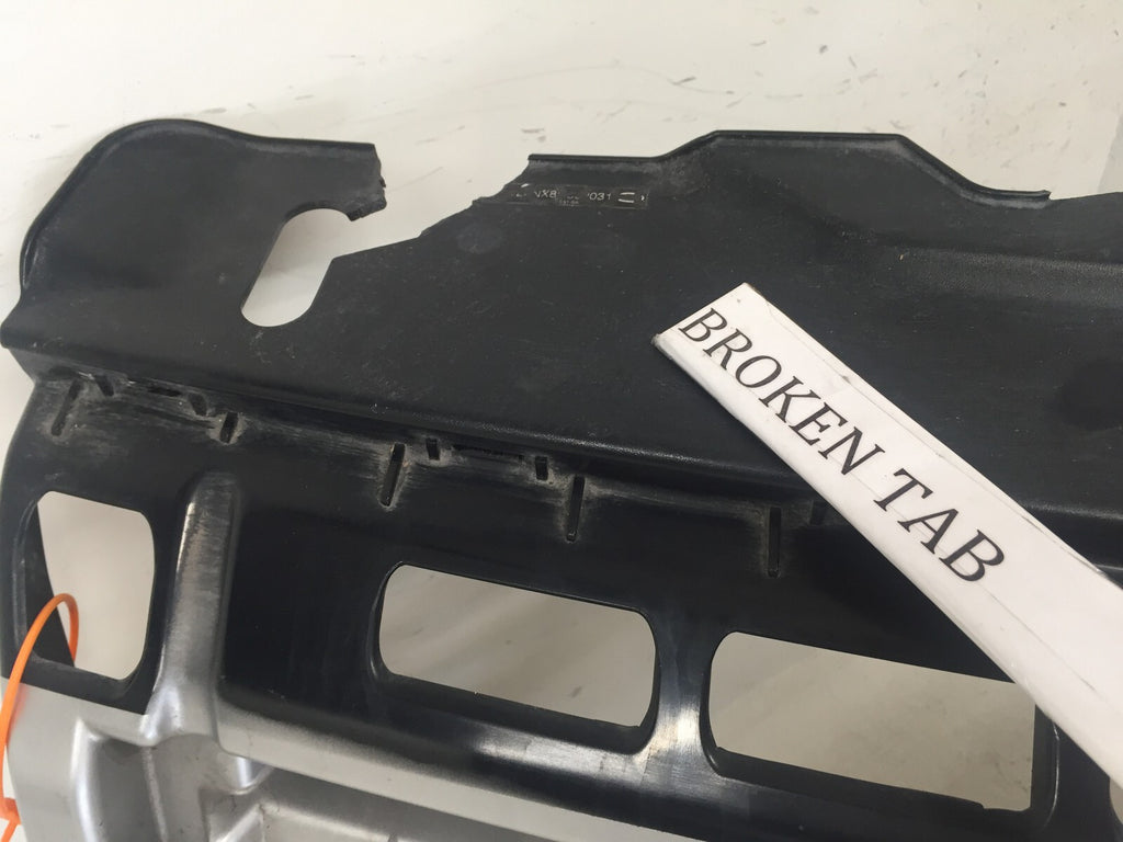 Grille Grill LandRover LR2 (Damaged) 2008-2010 6H52-17D957-T OEM