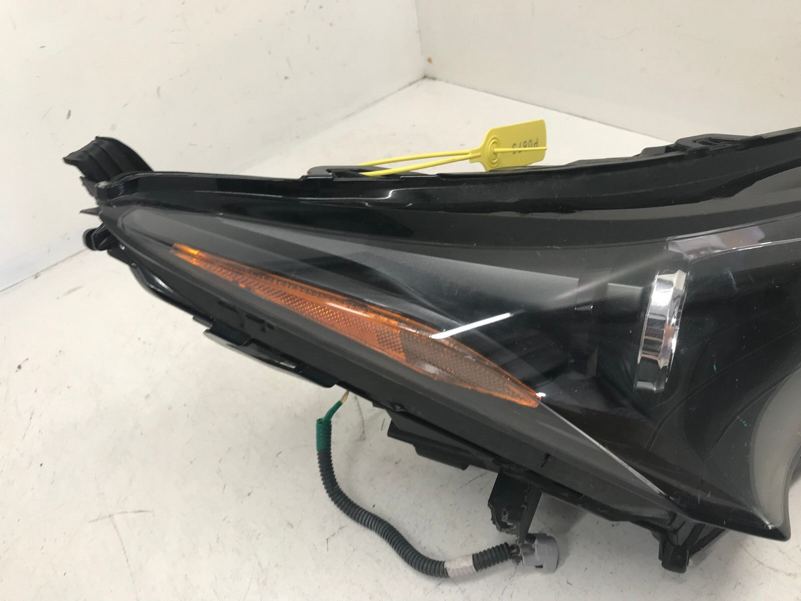 Headlight Damaged passenger RH 2015-2017 Lexus NX200T NX300H 81145-78060 OEM