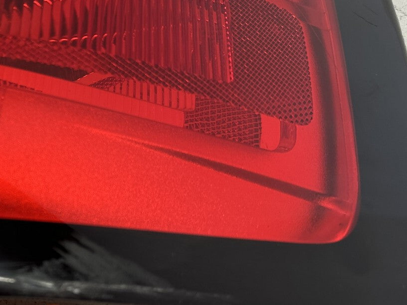 Tail Light Right Pass RH Damaged 16-19 Chevrolet Silverado 1500 84288723 OEM