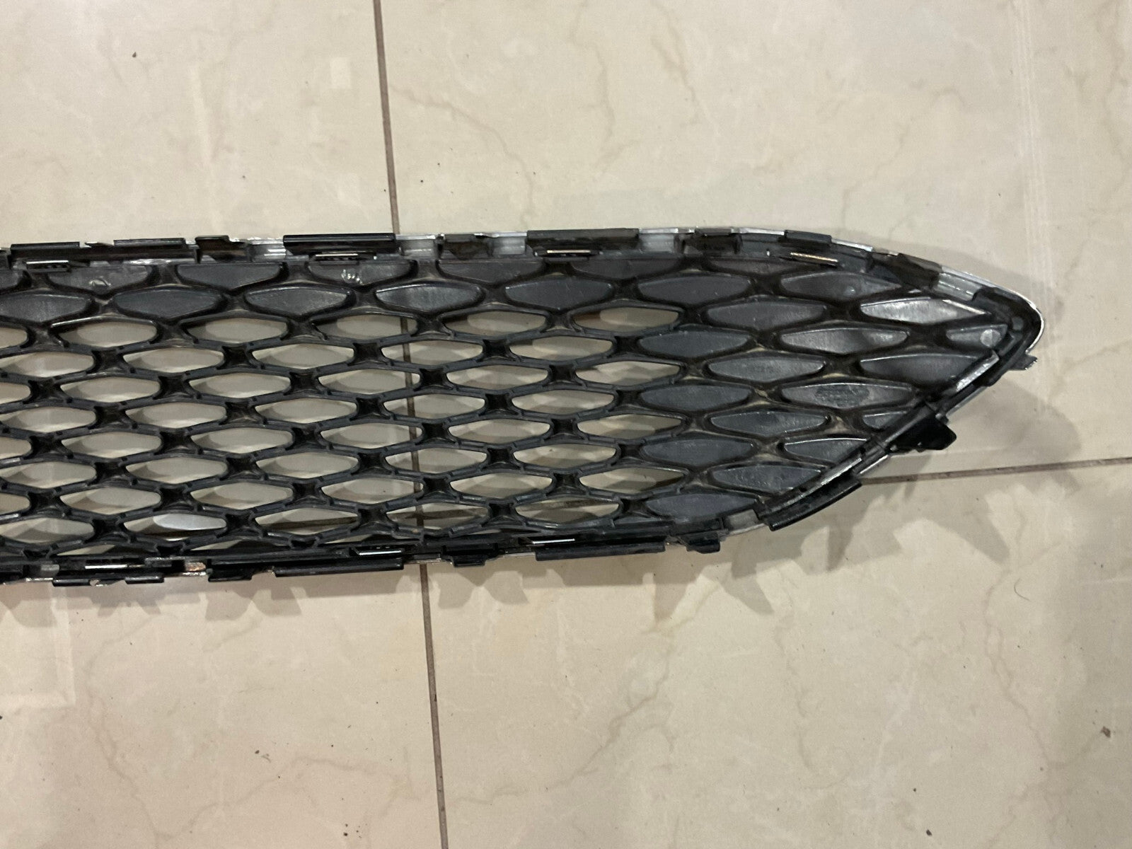 Grille Grill Blac Silver Ford Focus Zetec S 2014-2018 F1EJ-8200-A OEM