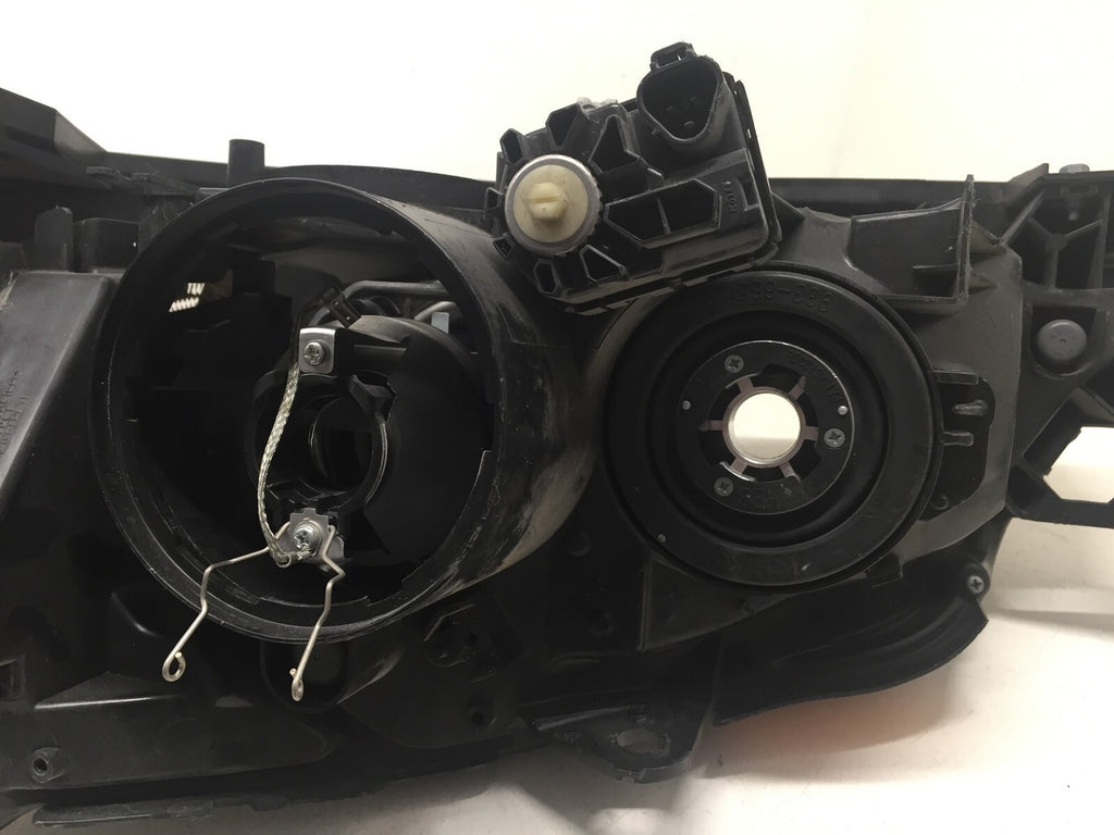 Headlight Damaged Lamp Right Passenger RH Subaru WRX STI 2008-2014 OEM