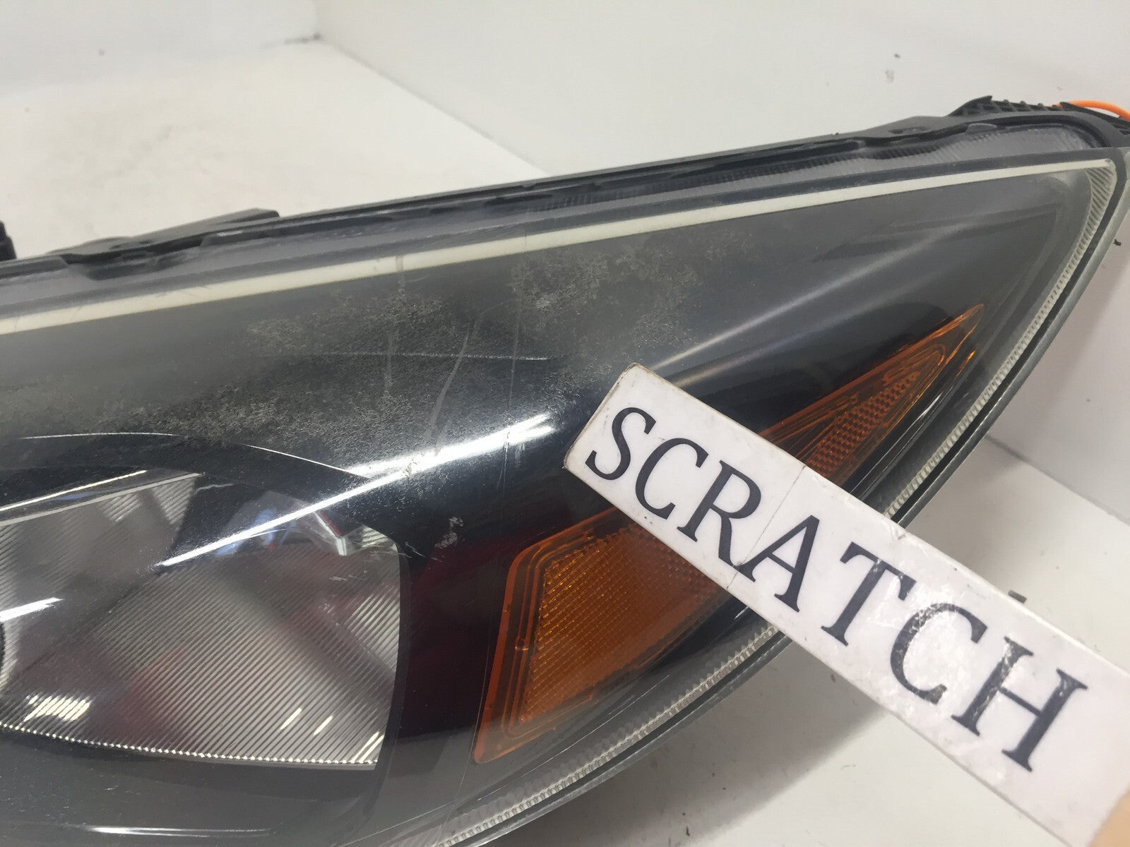 Halogen Headlight Damaged Left Driver LH Ford Focus 2015-2018 F1EB-13W030-J OEM
