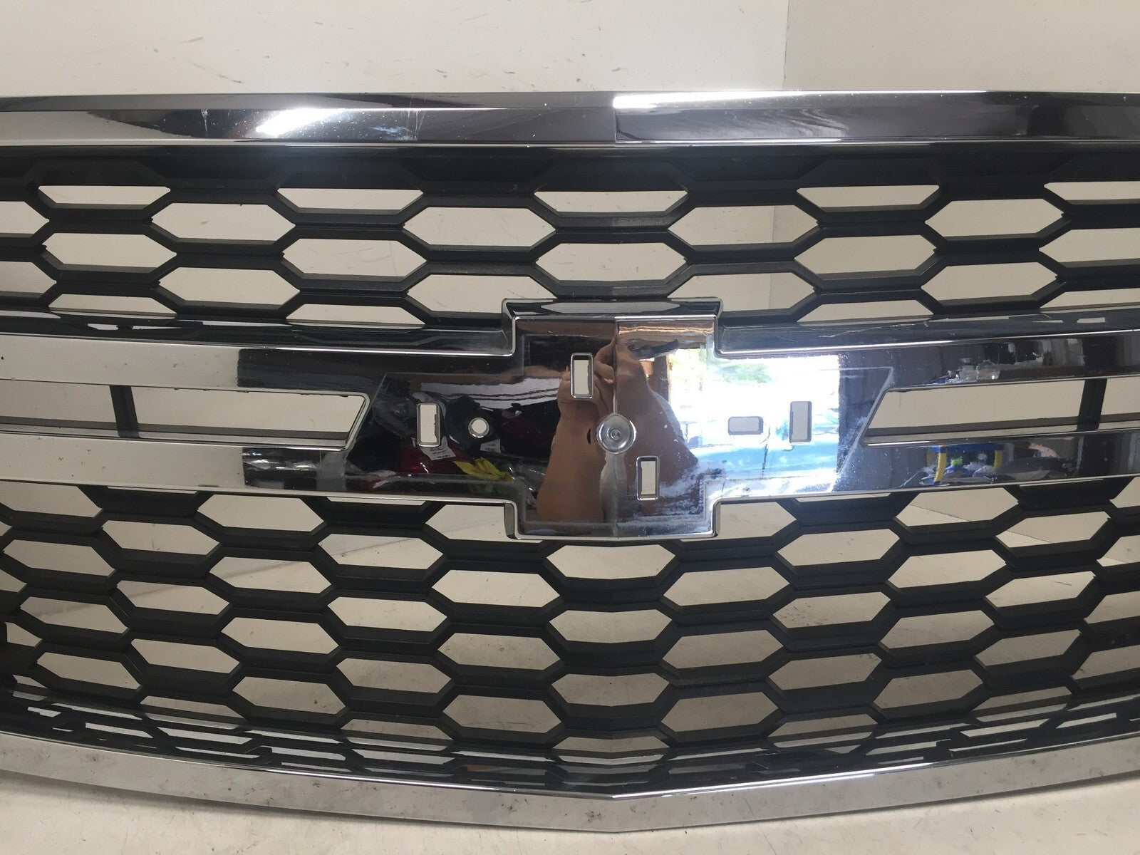 Grille Grill Chevy Suburban Tahoe 2015-2020 23440914 OEM